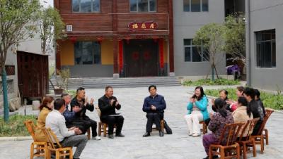 “闵黑子”从北京回到堰河，头等大事宣讲两会精神——用好“五大法宝”，打造“两山”转化示范地